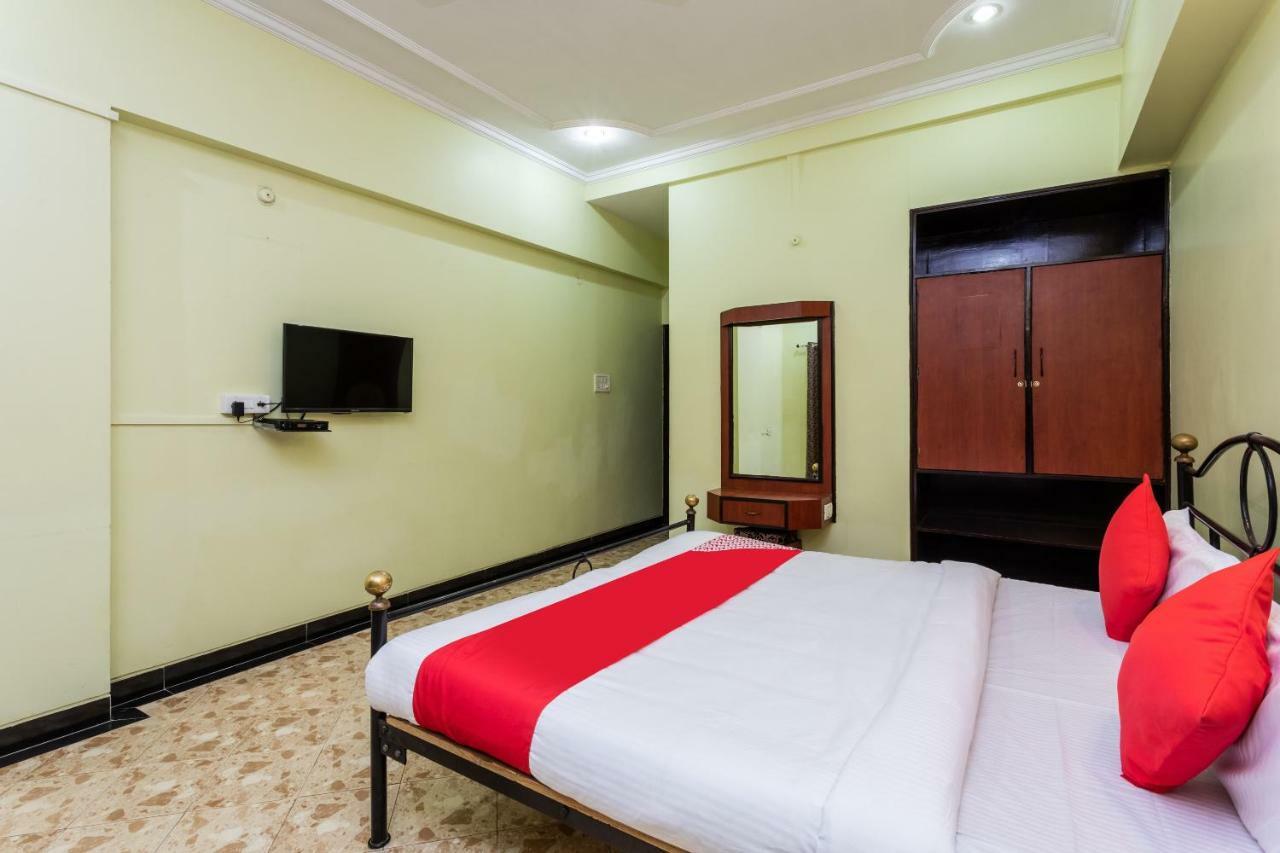 Oyo 38142 Girdhar Mahal Hotel Indore Exterior photo