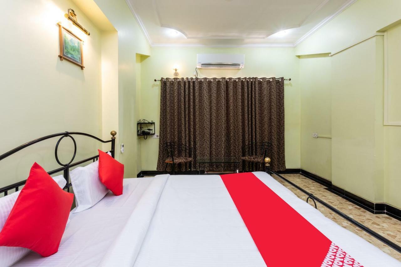 Oyo 38142 Girdhar Mahal Hotel Indore Exterior photo